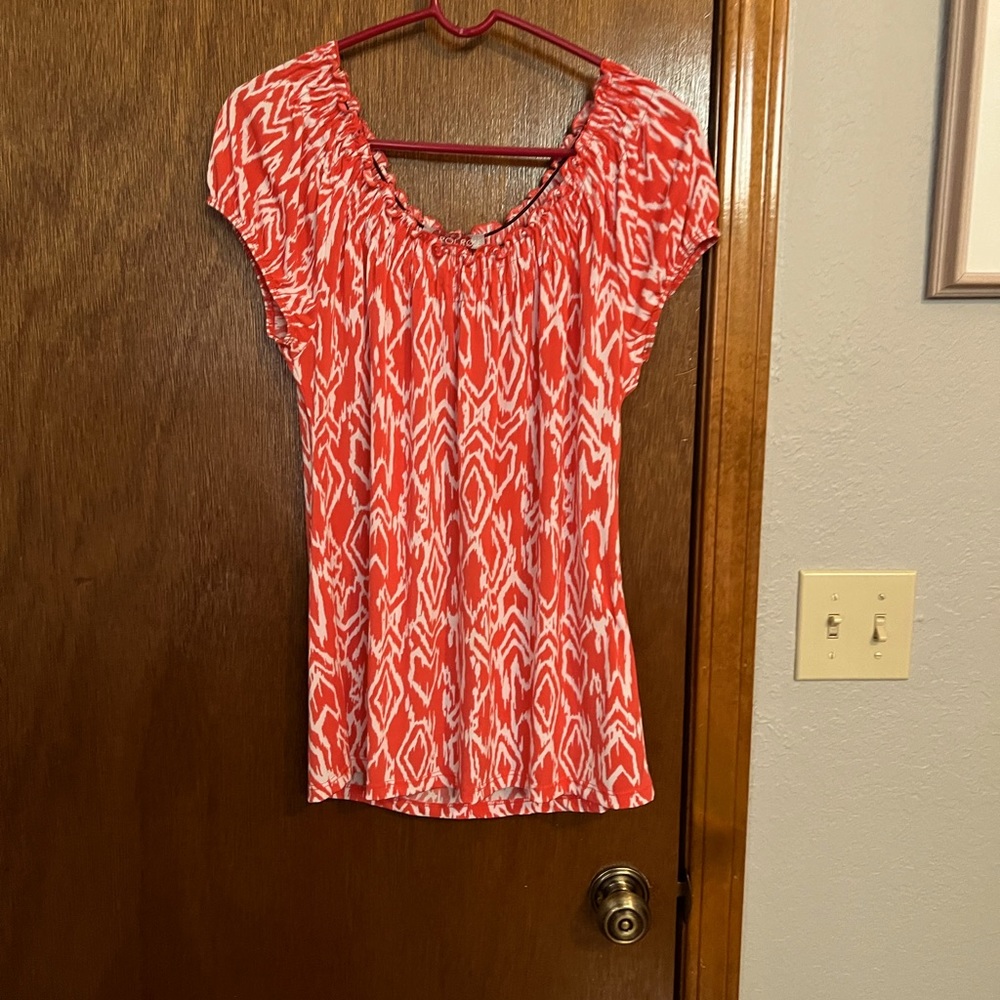 Women top orange and white,size large short sleeve